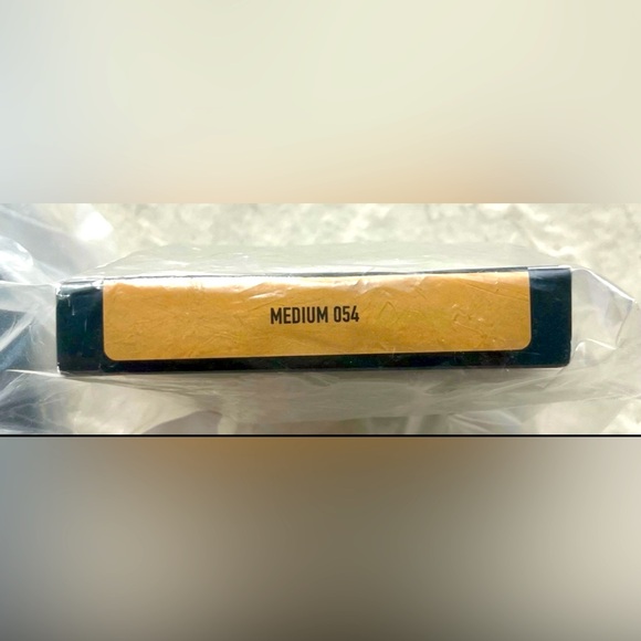 DUO KVD BEAUTY Good Apple Skin Perfecting Foundation Balm & LARUCE BEAUTY Kabuki - Picture 4 of 10